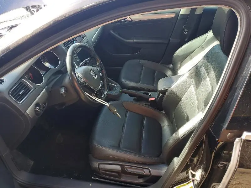 2016 VOLKSWAGEN JETTA SE  