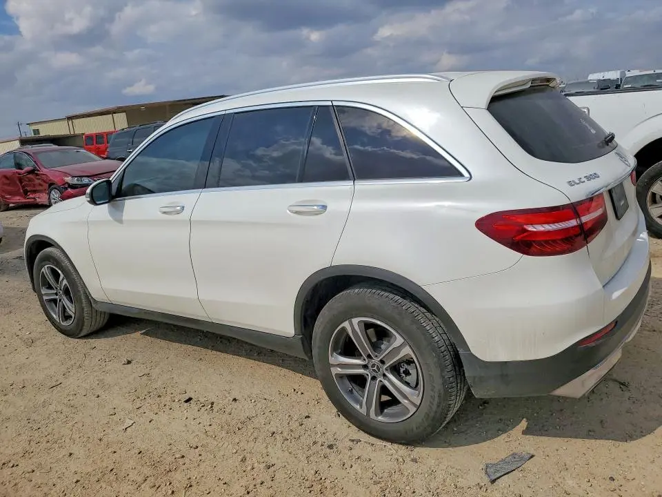 2019 MERCEDES-BENZ GLC 300  