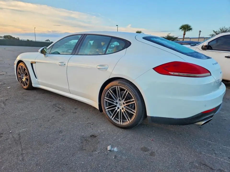 2015 PORSCHE PANAMERA 2  