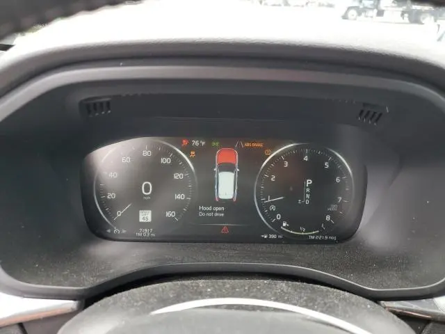 2018 VOLVO XC60 T6 MOMENTUM  