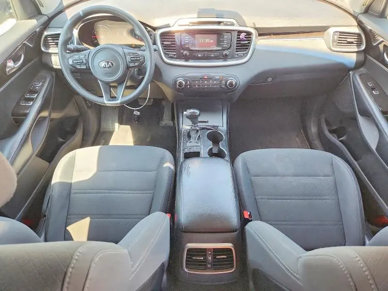 2017 KIA SORENTO LX V6  