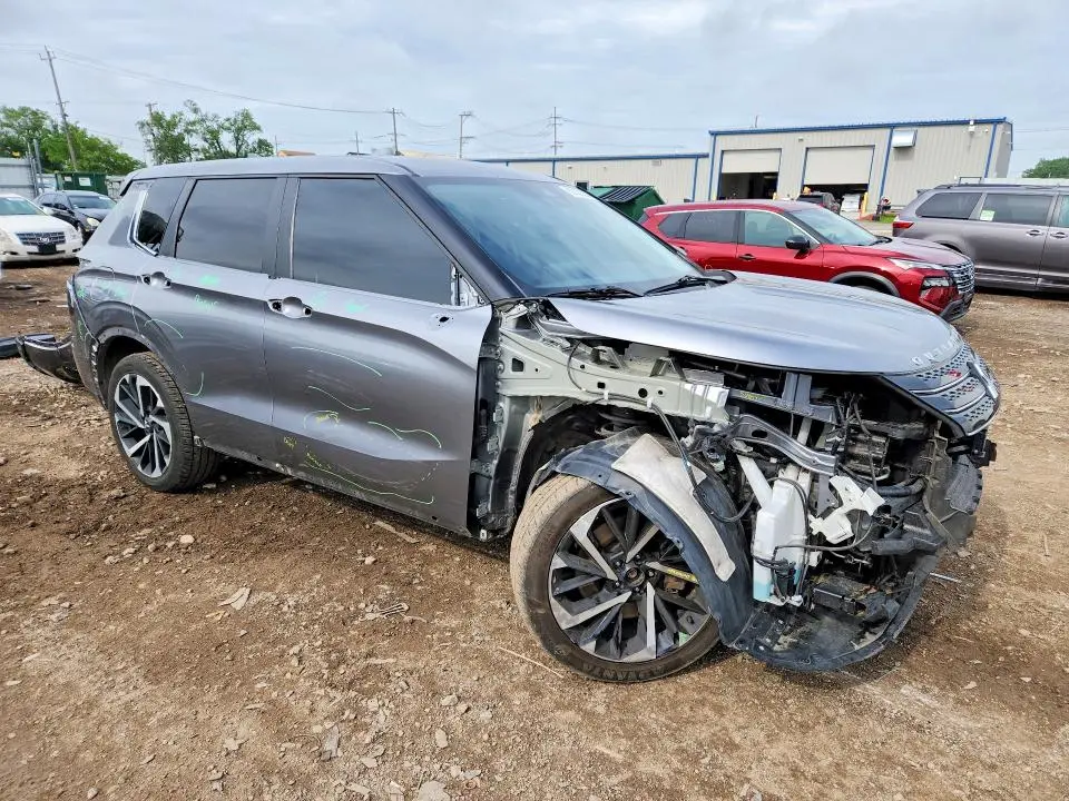 2022 MITSUBISHI OUTLANDER SE  