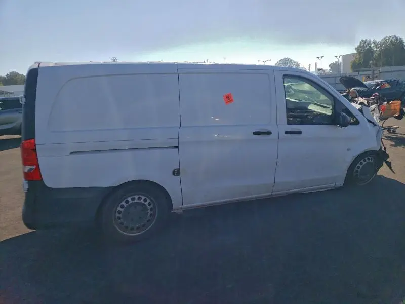2017 MERCEDES-BENZ METRIS   