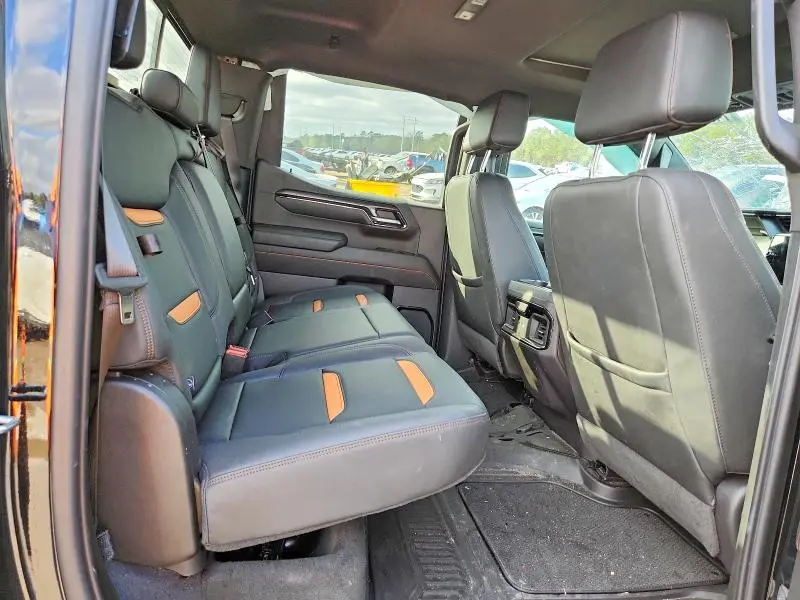 2024 GMC SIERRA K1500 AT4  