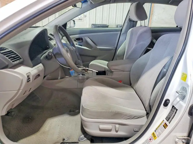 2011 TOYOTA CAMRY LE  