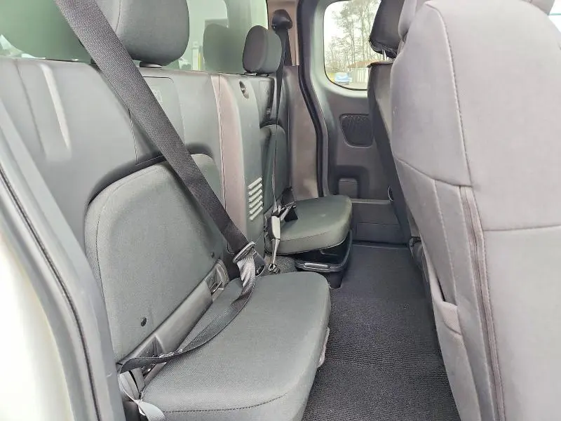 2024 NISSAN FRONTIER S  