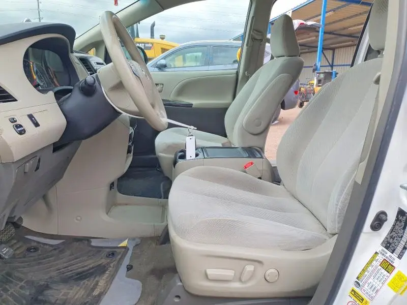 2014 TOYOTA SIENNA   