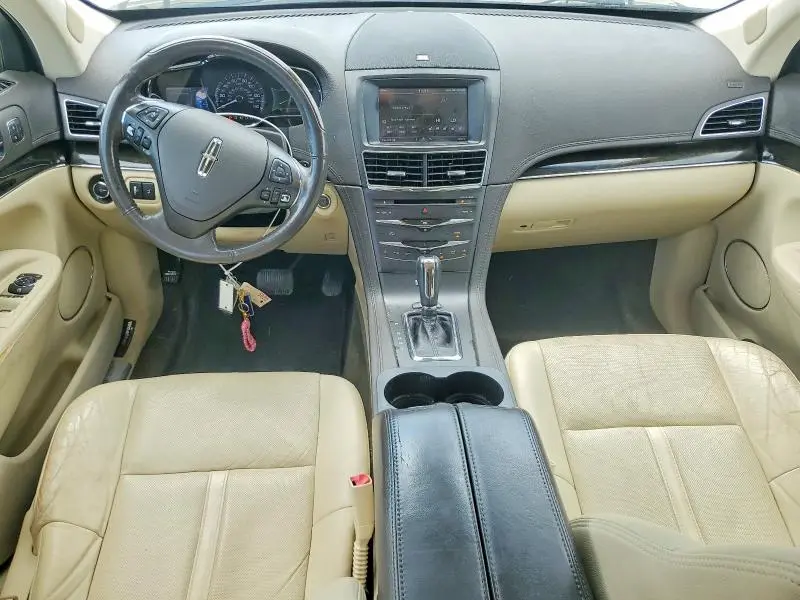 2013 LINCOLN MKT   
