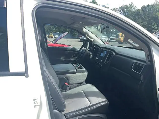 2017 NISSAN TITAN S  