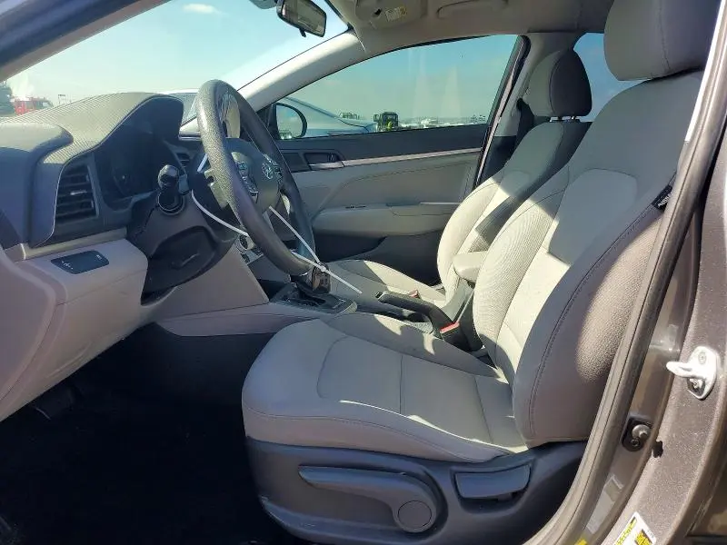 2019 HYUNDAI ELANTRA SE  