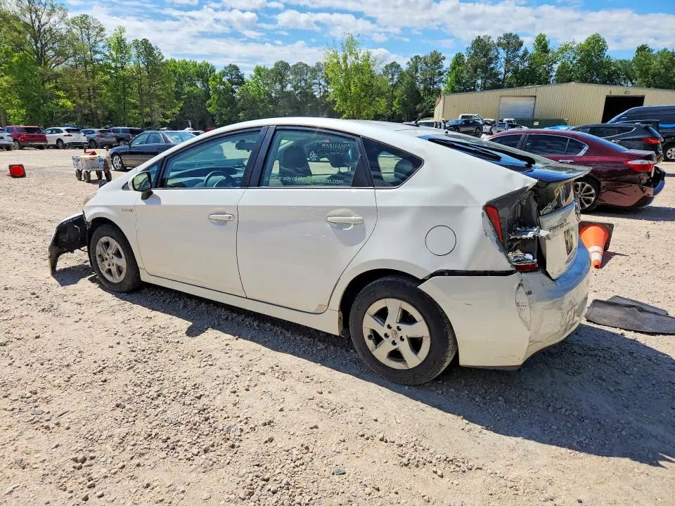 2010 TOYOTA PRIUS III  