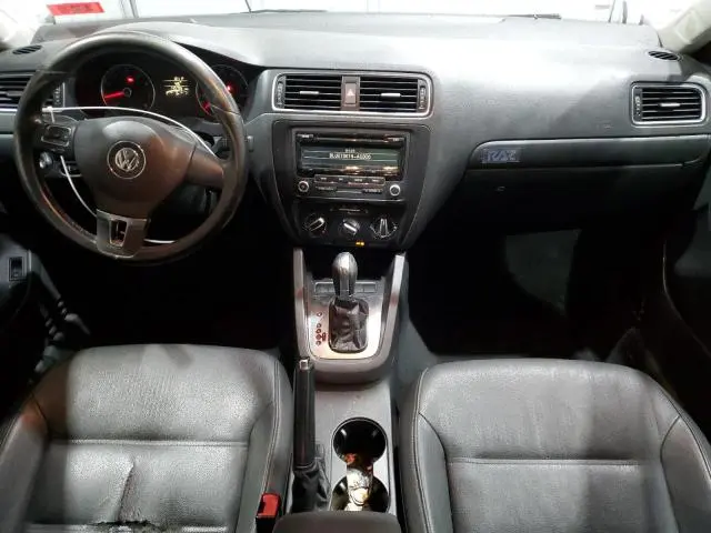 2012 VOLKSWAGEN JETTA SE  