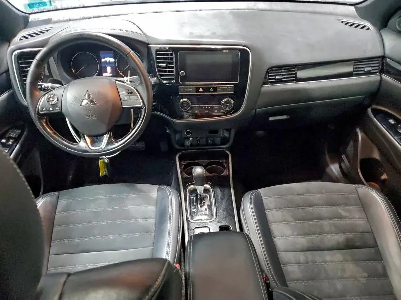 2019 MITSUBISHI OUTLANDER SE  