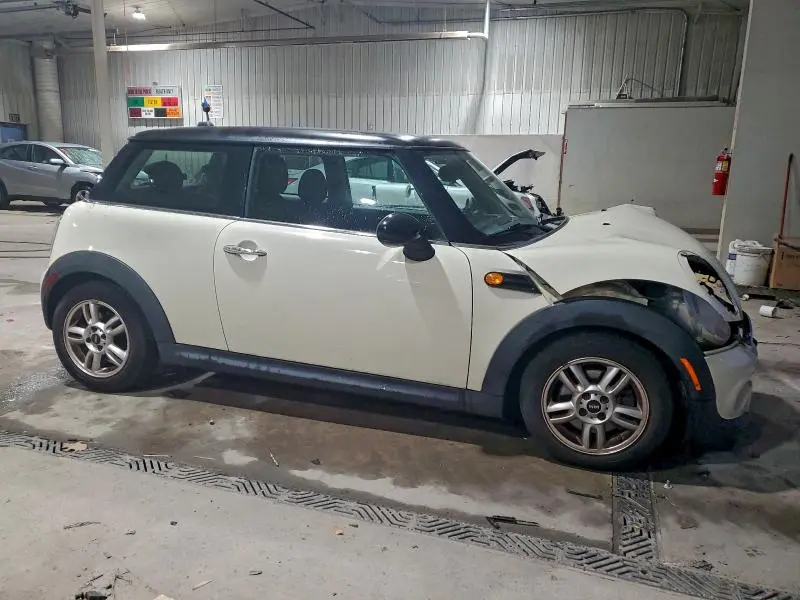 2013 MINI COOPER   