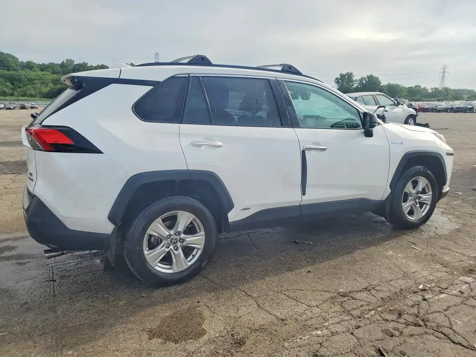 2021 TOYOTA RAV4 LE  