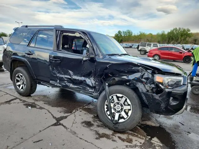 2023 TOYOTA 4RUNNER SE  