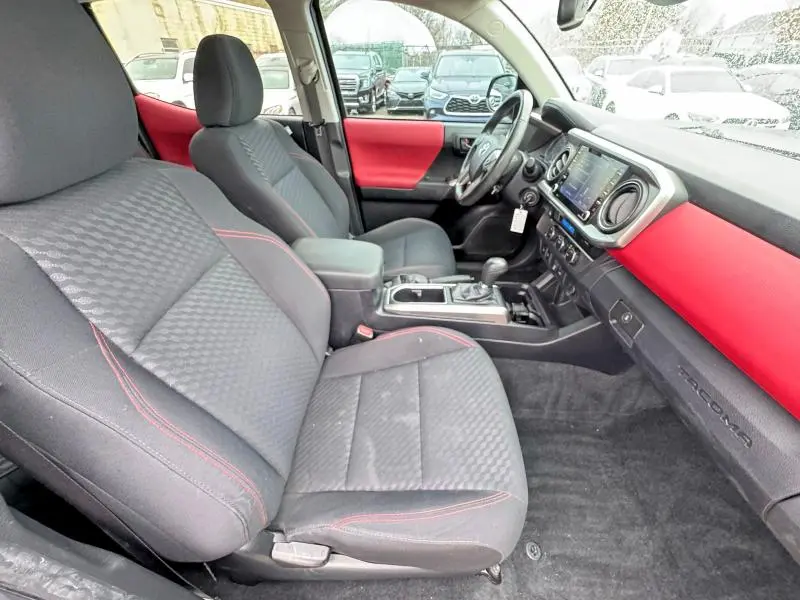 2022 TOYOTA TACOMA SR5 V6  