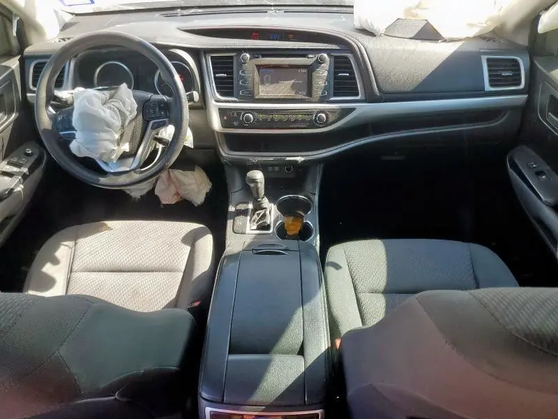 2017 TOYOTA HIGHLANDER LE  