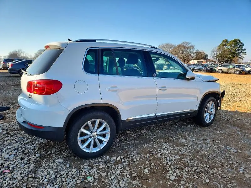 2017 VOLKSWAGEN TIGUAN   