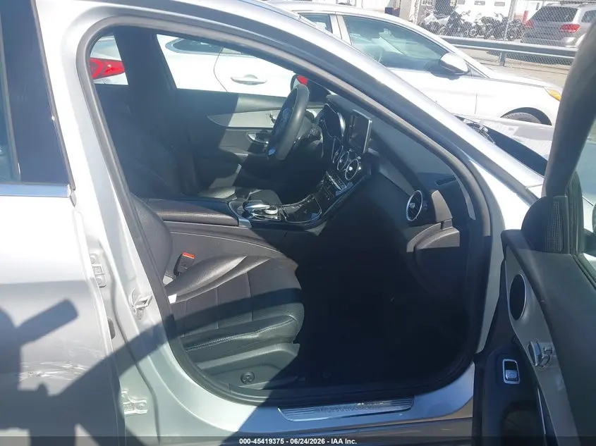2015 MERCEDES-BENZ C 300  