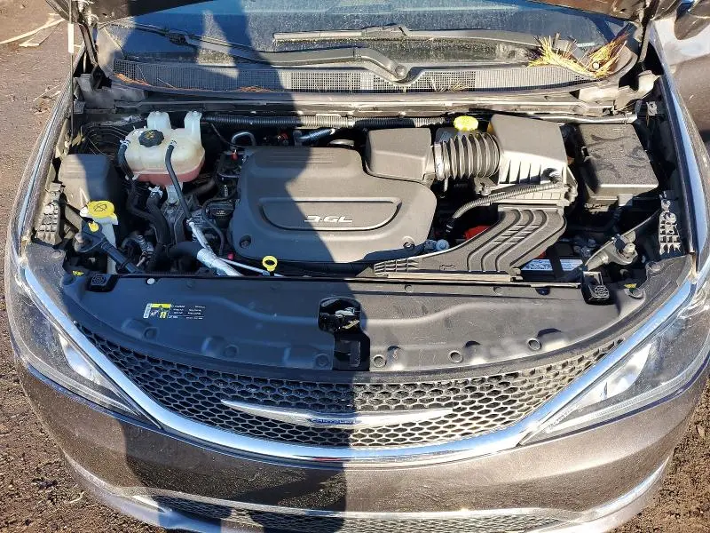 2017 CHRYSLER PACIFICA LIMITED  