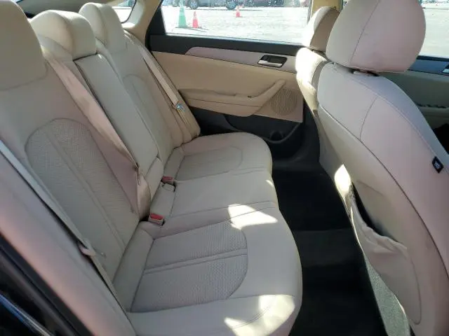 2018 HYUNDAI SONATA SE  