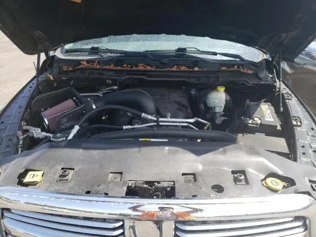 2016 RAM 1500 SLT