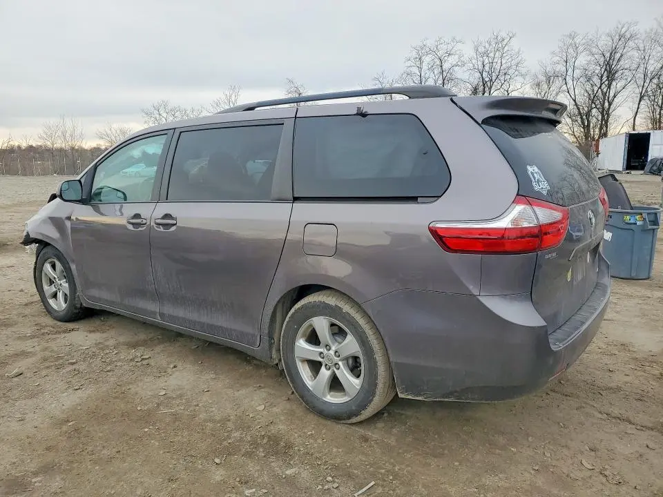 2015 TOYOTA SIENNA LE 8-PASSENGER  