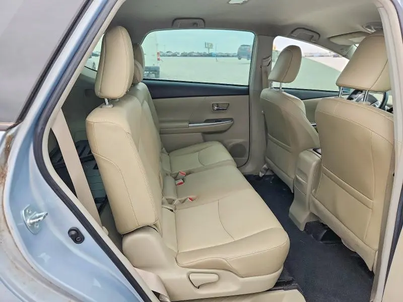 2016 TOYOTA PRIUS V FOUR  