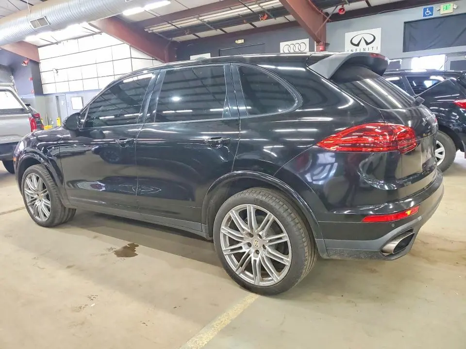 2017 PORSCHE CAYENNE   