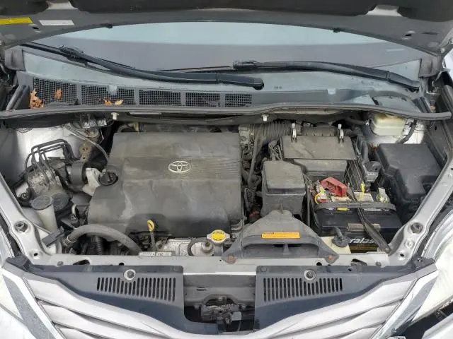 2015 TOYOTA SIENNA XLE  