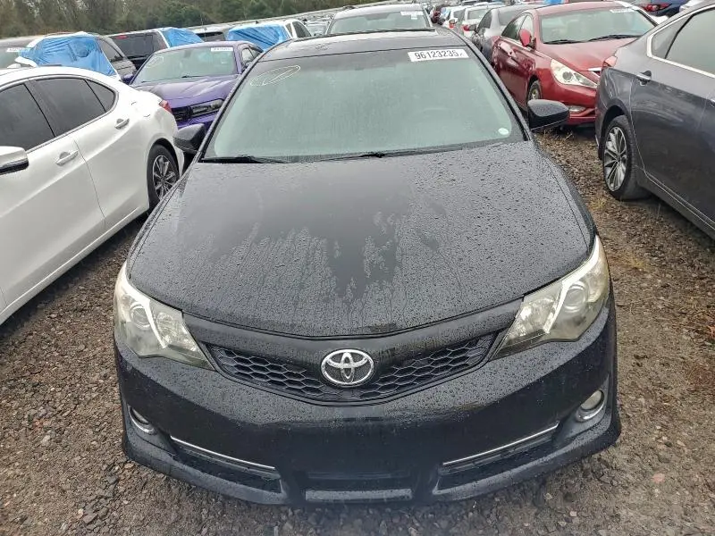 2014 TOYOTA CAMRY SE  