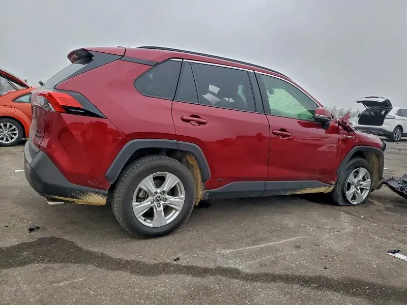 2020 TOYOTA RAV4 XLE  