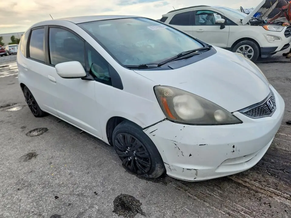 2013 HONDA FIT   