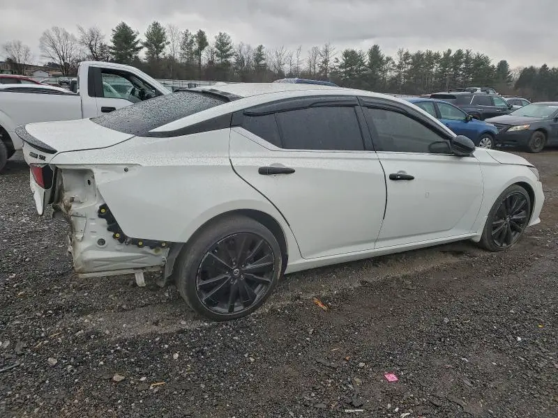 2022 NISSAN ALTIMA SR  