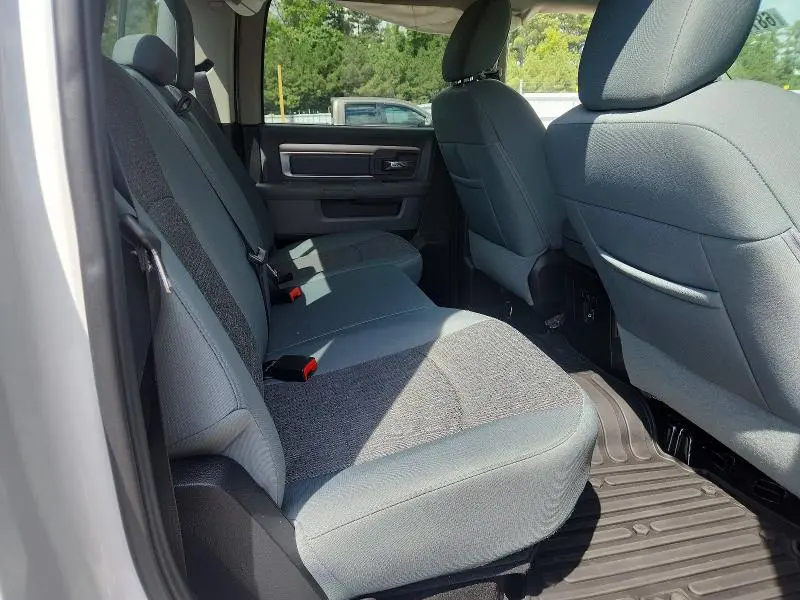 2016 RAM 1500 SLT  