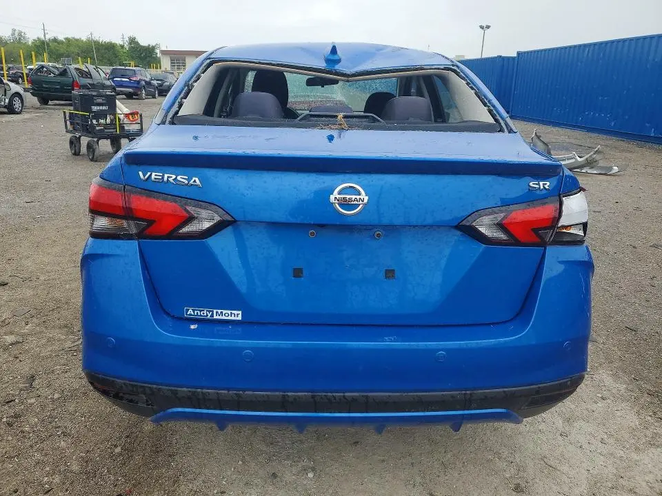 2021 NISSAN VERSA SR  