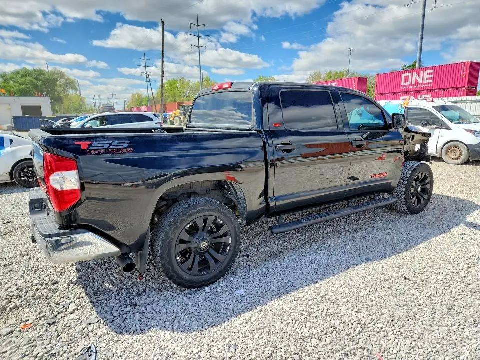 2016 TOYOTA TUNDRA CREWMAX SR5  