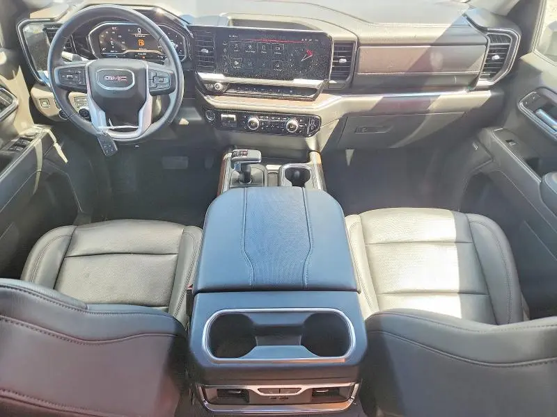 2024 GMC SIERRA K1500 SLT  