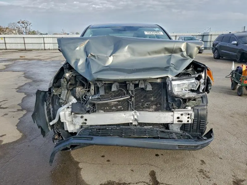 2015 TOYOTA HIGHLANDER LE  