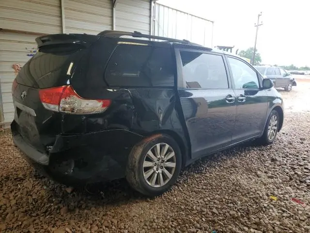 2011 TOYOTA SIENNA XLE  
