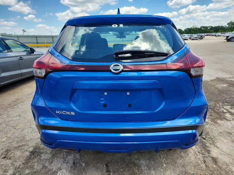 2021 NISSAN KICKS   