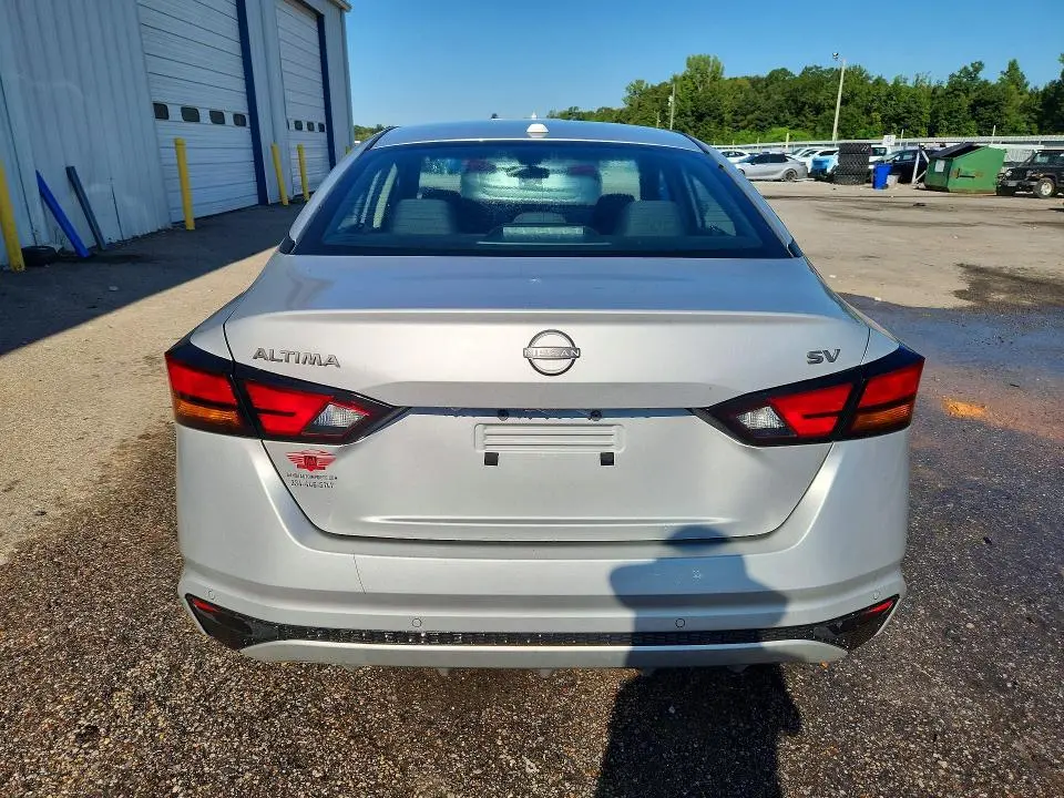 2024 NISSAN ALTIMA SV  