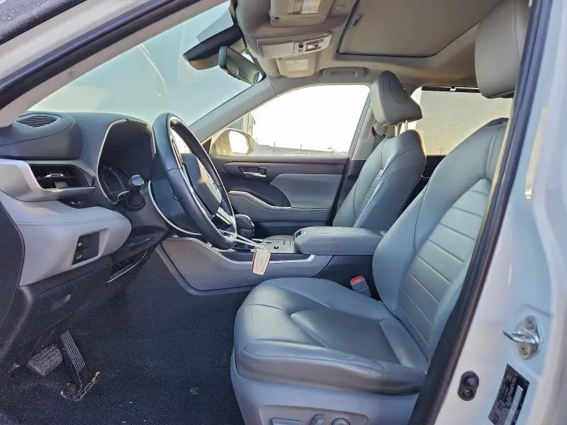 2020 TOYOTA HIGHLANDER HYBRID XLE  