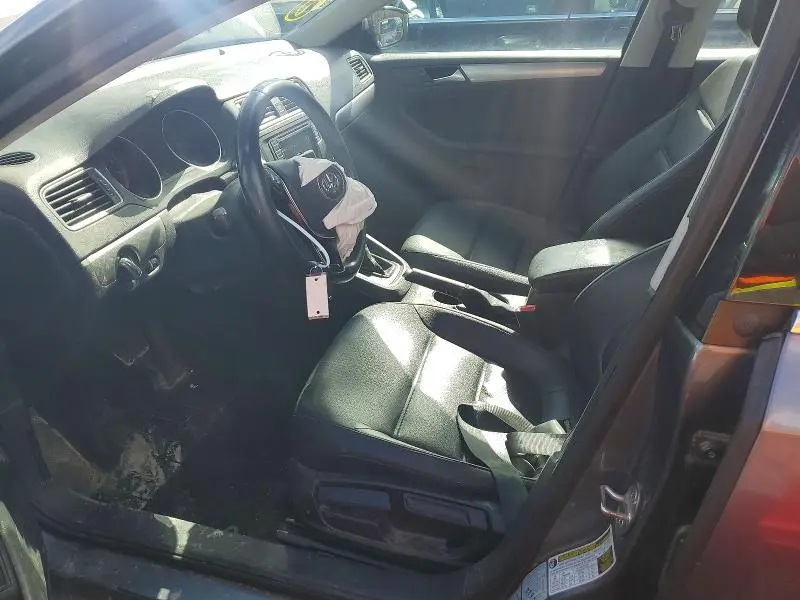 2017 VOLKSWAGEN JETTA SE  