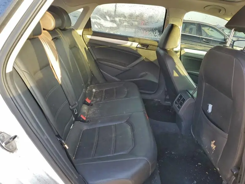 2013 VOLKSWAGEN PASSAT SE  