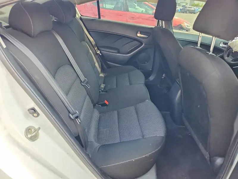 2017 KIA FORTE LX  