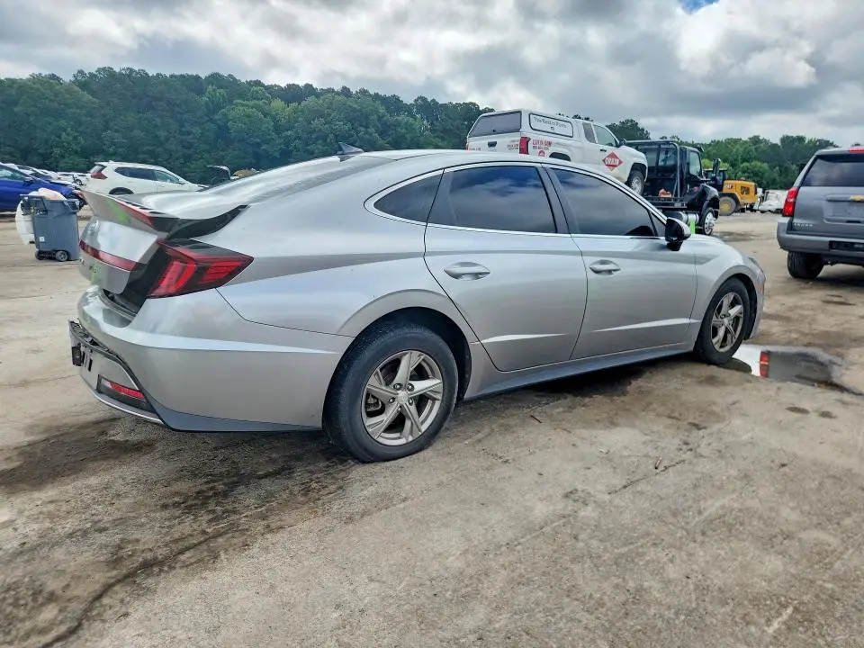 2021 HYUNDAI SONATA SE  