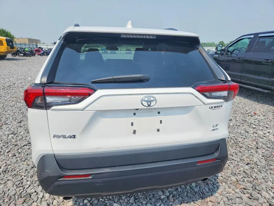 2019 TOYOTA RAV4 LE  