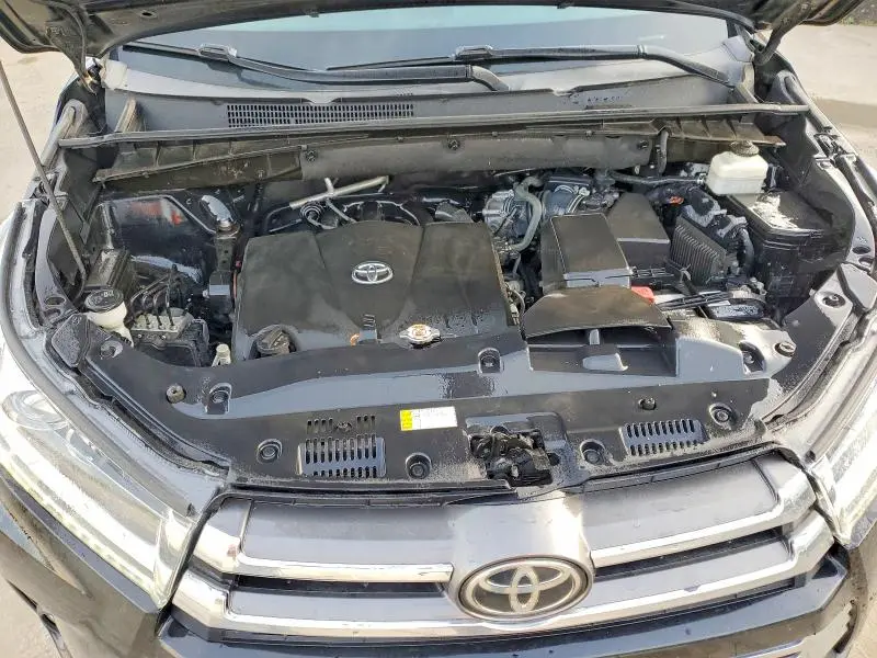 2019 TOYOTA HIGHLANDER LIMITED  